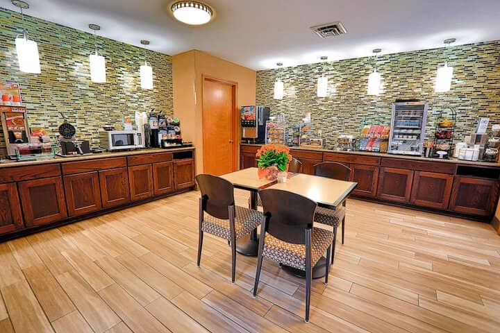 Breakfast area